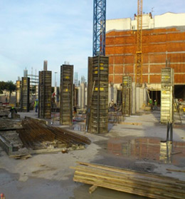 Trabajos de estructura. Planta baja, nivel calle.